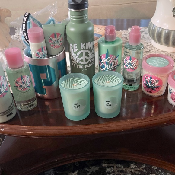 *****SOLD*****VS PINK Ultimate Coco Chill Bath & Body Bundle NWT - Picture 1 of 3